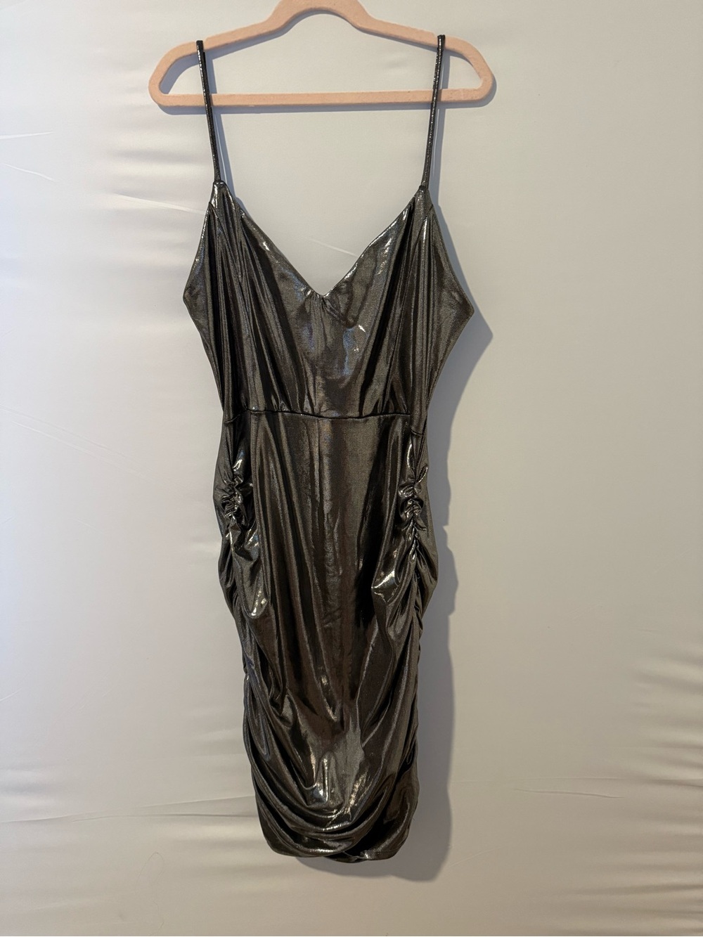 Misty Rose Silver Metallic Ruched Mini Dress Women’s Size L NWT Spaghetti Strap